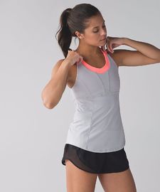 Gym clothing with a three-pocket built-in bra easy run essentials tank top golds gym
